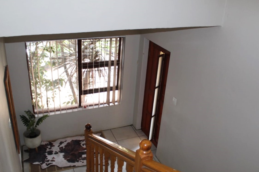 5 Bedroom Property for Sale in Wavecrest Eastern Cape